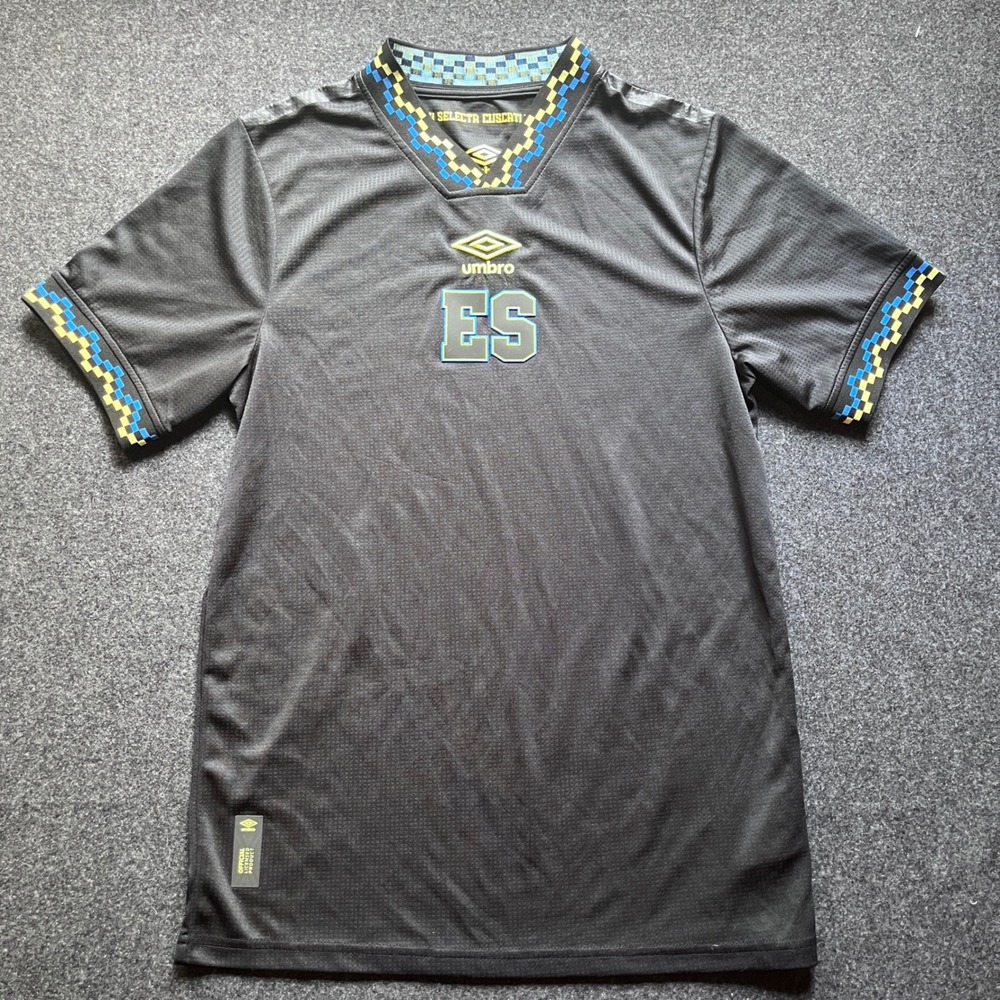 Umbro El Salvador Soccer Jersey Mens Small Black Excellent FESFUT Training Top